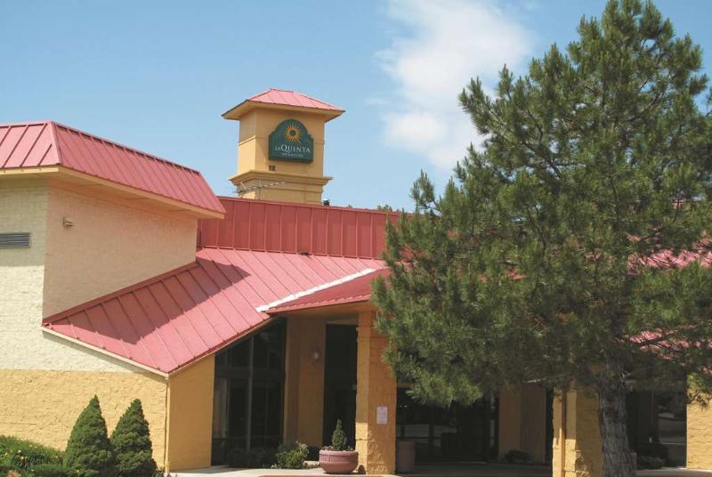 La Quinta Inn Лейтон Экстерьер фото